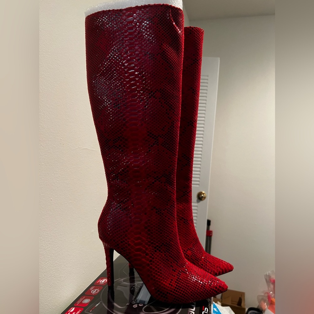 Thalia sodi size 7 new boots